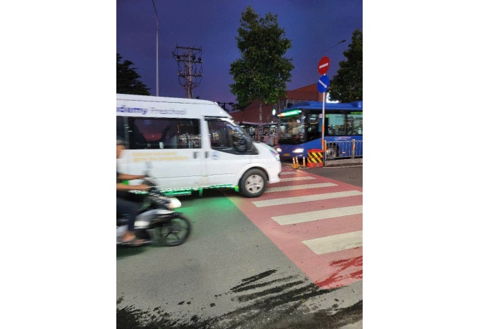 BÁN NHÀ HẺM XE HƠI THÔNG – 1/ PHAN VĂN TRỊ, NGAY EMART – 4 TẦNG, VỊ TRÍ ĐẸP